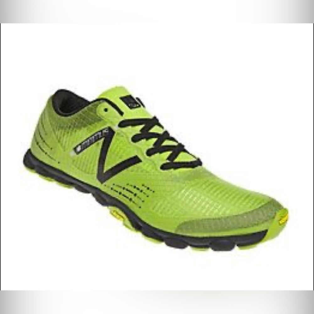 NEW BALANCE MENS RUNNING SHOES GREEN COLOR